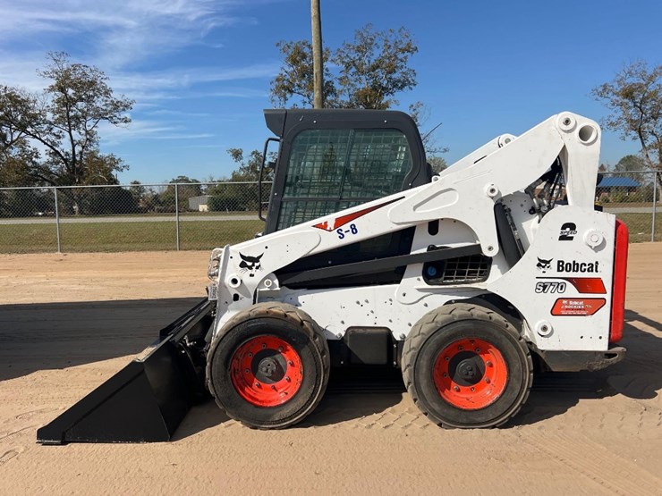 2022-bobcat-s770-image-1