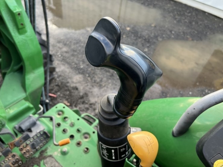 2009-john-deere-5075m-4wd-utility-tractor-image-31