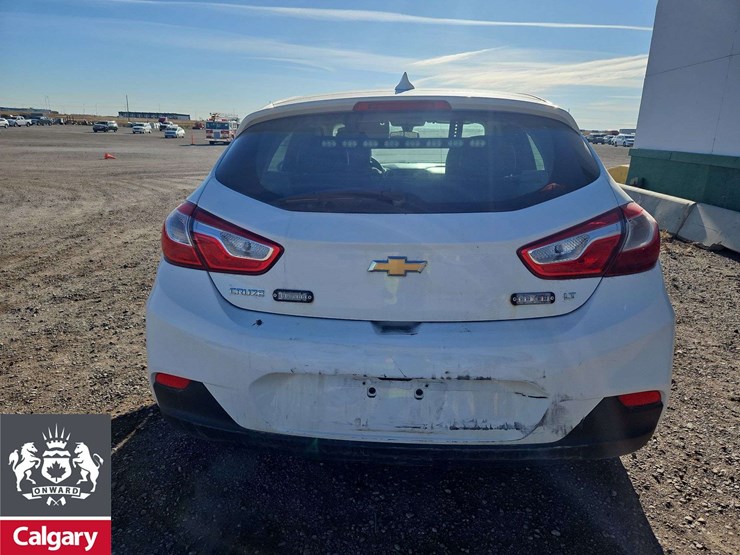 2018-chevrolet-cruze-lt-4dr-hatchback-image-5