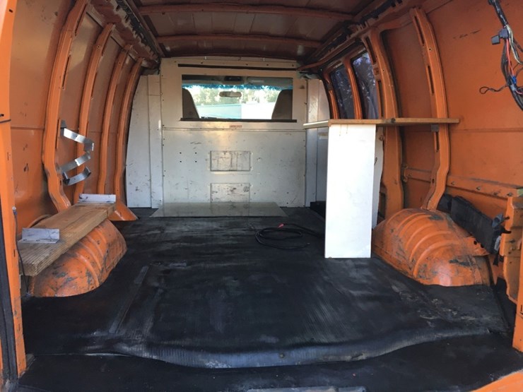 1999-chevrolet-express-3500-image-9