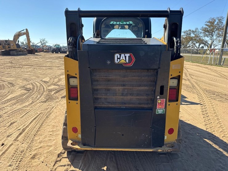 2023-caterpillar-259d3-image-3