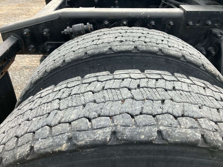 2013-freightliner-cascadia-image-76