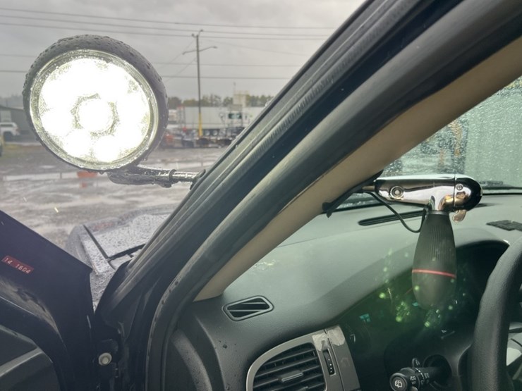 2014-chevrolet-tahoe-image-25