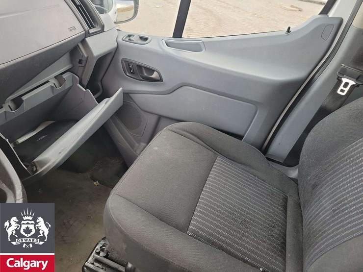 2017-ford-transit-image-13