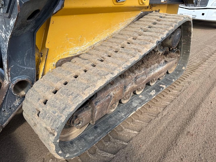 2017-deere-333g-image-9