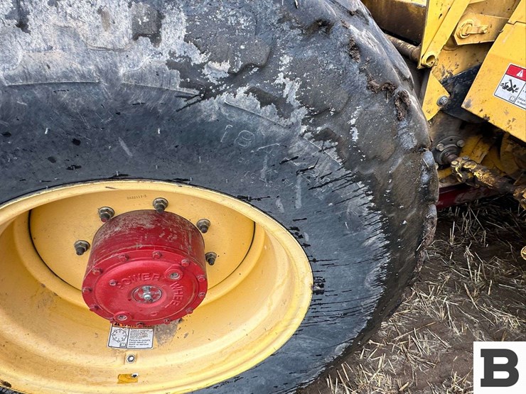 2009-new-holland-h8040-image-38