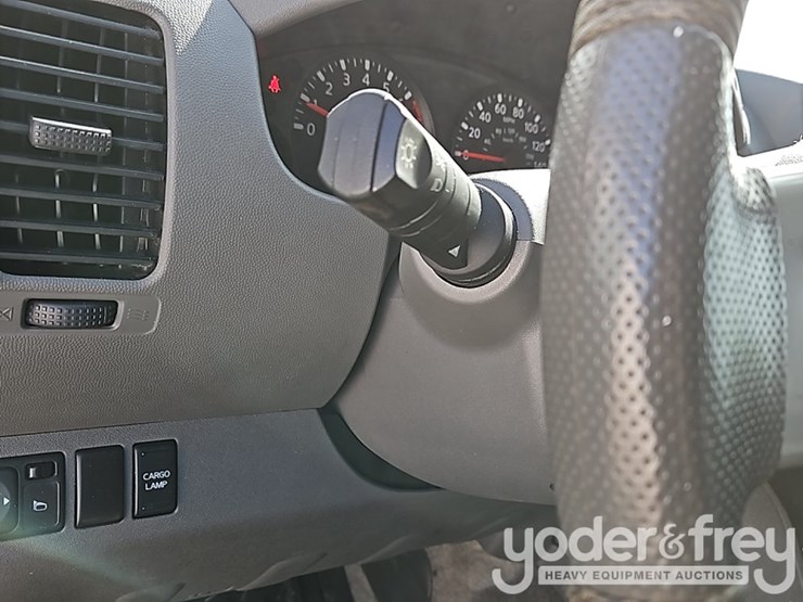 2016-nissan-frontier-image-27