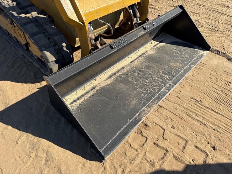 2023-caterpillar-259d3-image-22