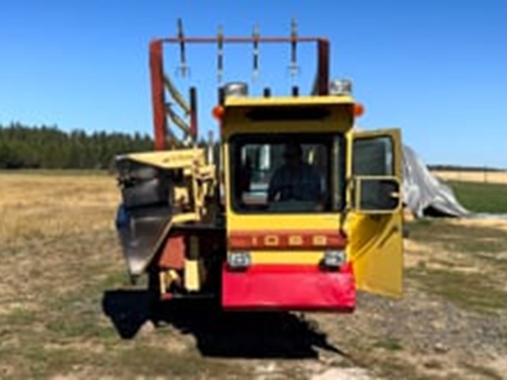 new-holland-1068-image-2