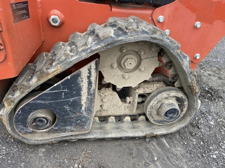 2017-ditch-witch-c16x-image-9