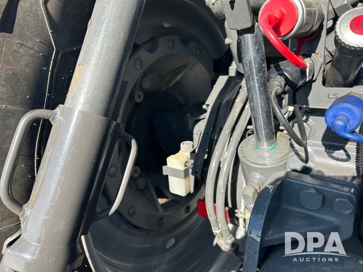 2020-massey-ferguson-8740s-image-23