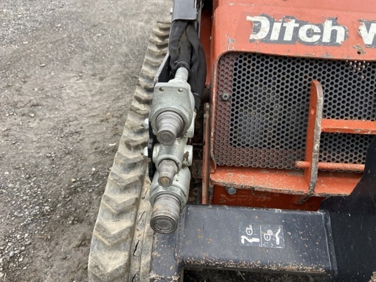 2020-ditch-witch-sk800-image-30