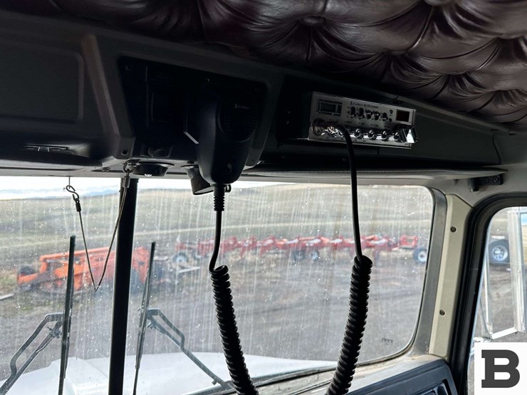 1999-kenworth-t800-image-86