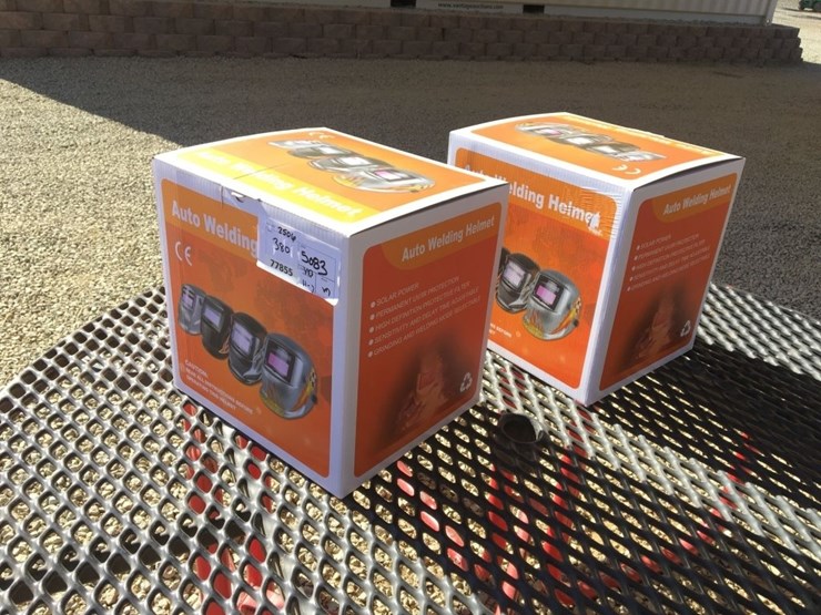 (2)-unused-auto-darkening-welding-helmet.-image-1