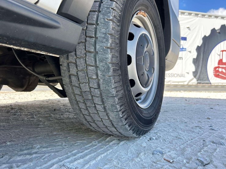 2017-ford-transit-image-34