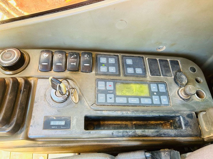 2010-doosan-dx180-lc-image-91