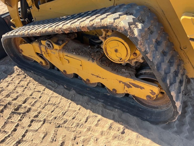 2020-caterpillar-259d3-image-20