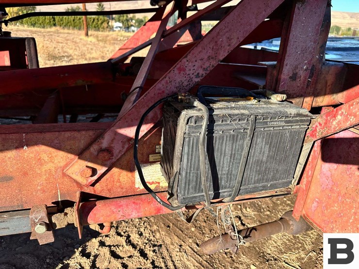 1972-new-holland-1048-image-31