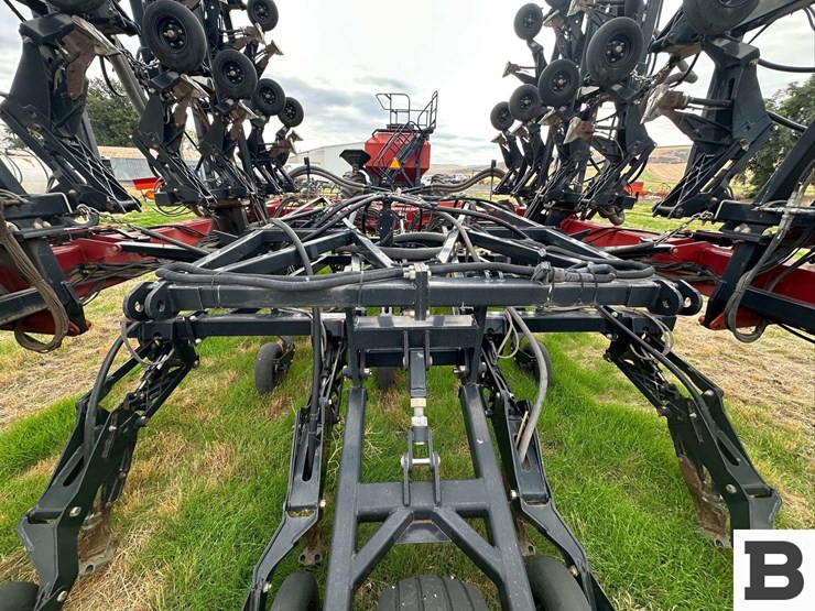 2012-case-800-image-37