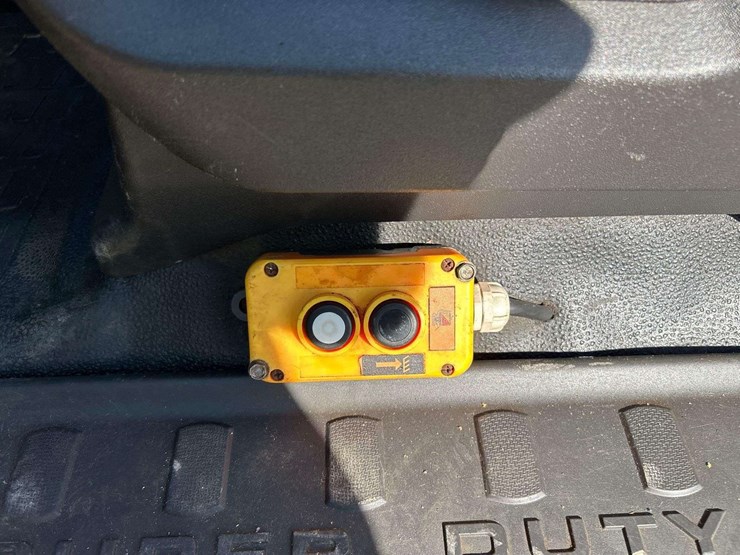 2012-ford-f550-image-14