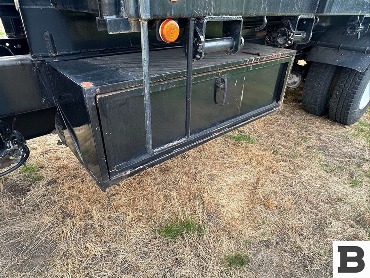 2000-peterbilt-grain-truck---lewiston,-id-image-16