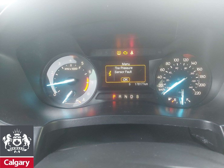 2017-ford-explorer-image-18