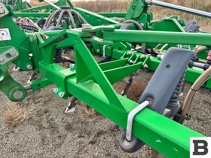 john-deere-1830-image-44