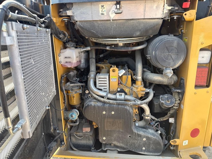 2023-caterpillar-259d3-image-19