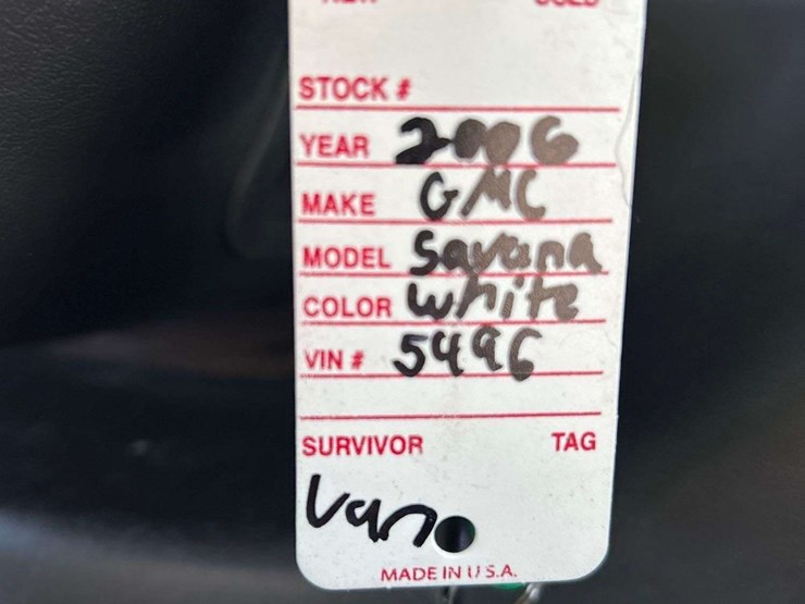 2006-gmc-3500-image-32