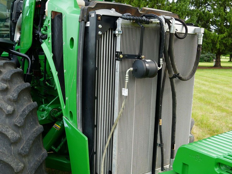 2011-john-deere-8285r-image-64
