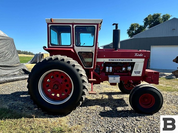 1972-international-1066-image-8