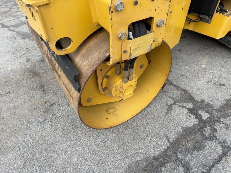 2019-caterpillar-c15-image-9