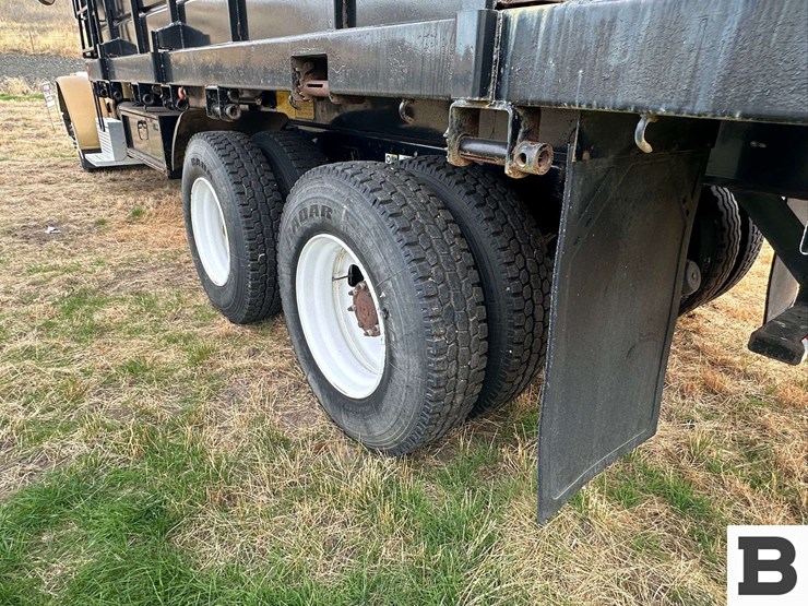 2000-peterbilt-grain-truck---lewiston,-id-image-22
