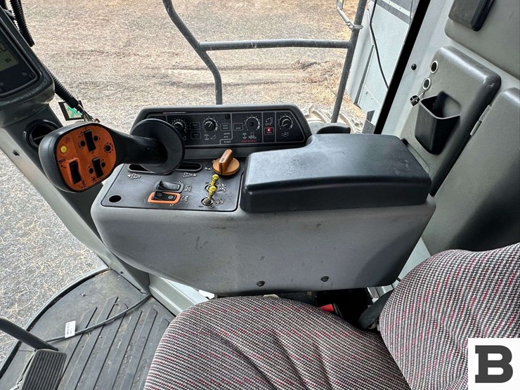 2008-gleaner-r75-image-72