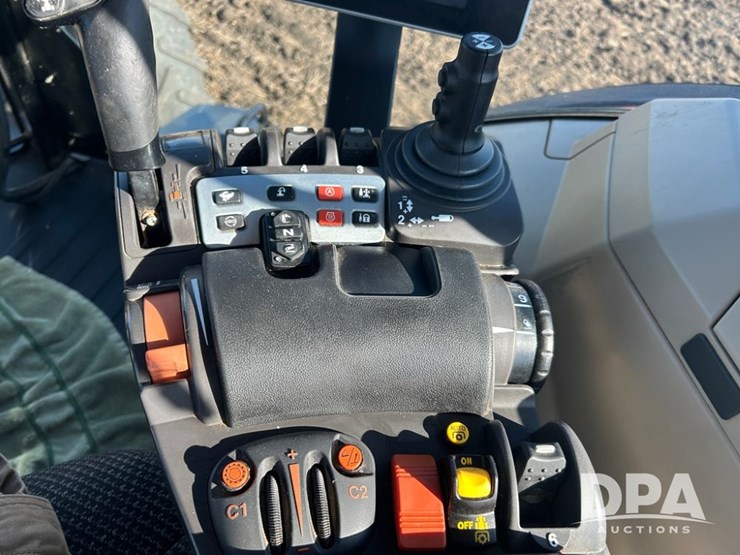 2020-massey-ferguson-8740s-image-38