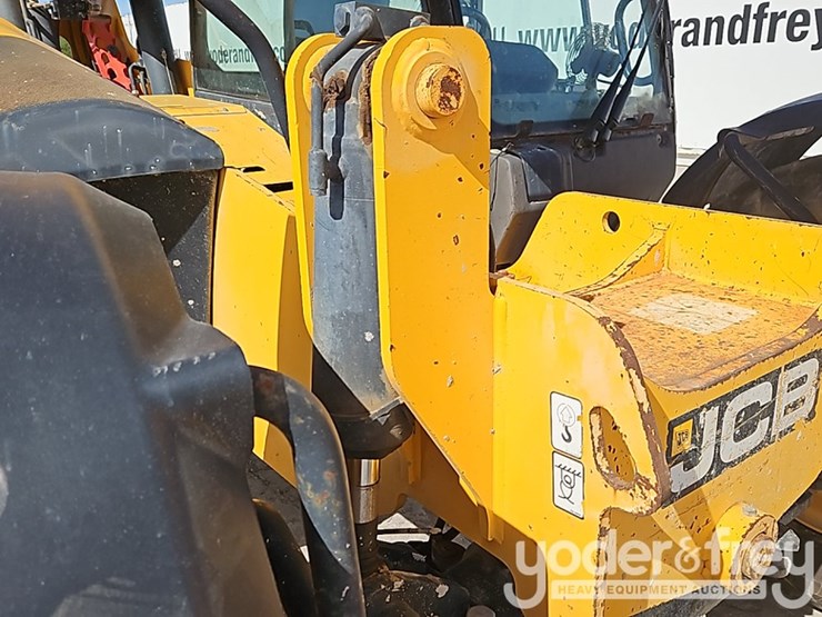 2015-jcb-509-42-image-12
