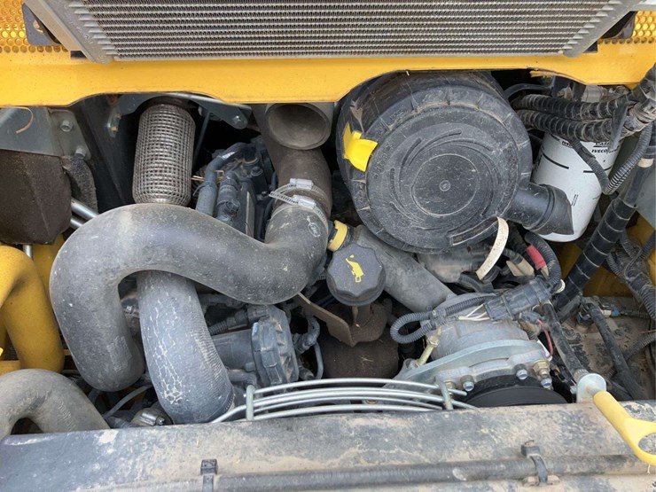 2018-new-holland-l228-image-26