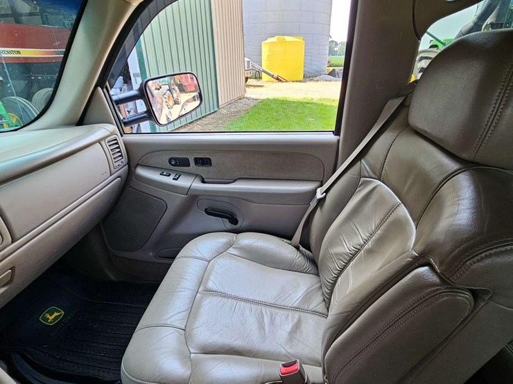 2002-chevrolet-2500hd-image-14