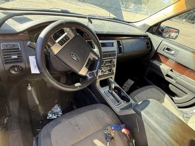 2010-ford-flex-image-17