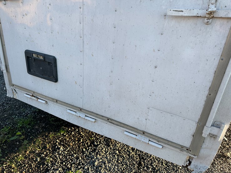 #32839-•-16'-t/a-enclosed-cargo-trailer-vin:-16hpb16244h122978-image-15