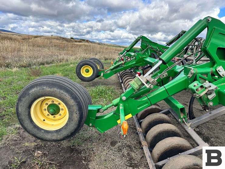 john-deere-1830-image-20