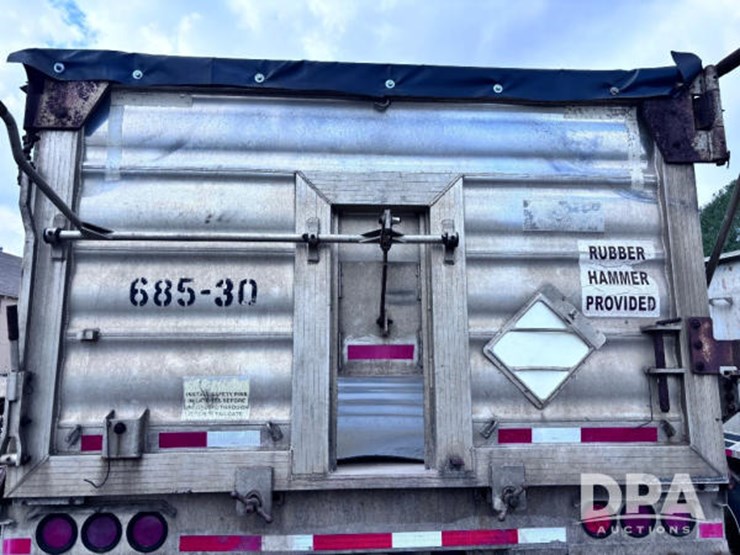 2006-travis-end-dump-image-37