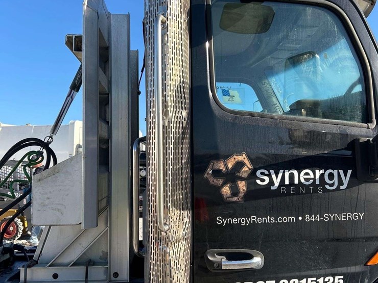 2016-peterbilt-579-image-39