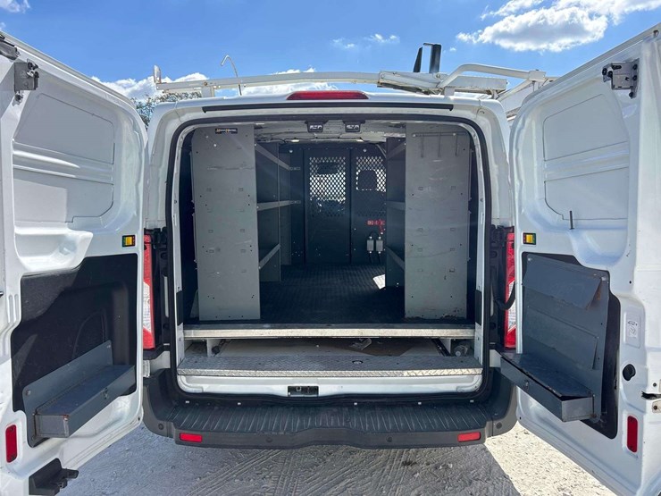 2017-ford-transit-image-31