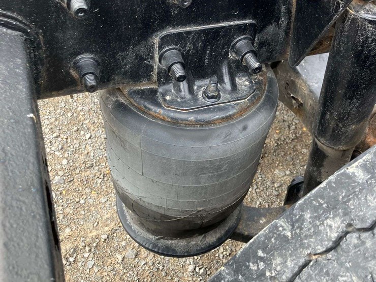 2013-freightliner-cascadia-image-85