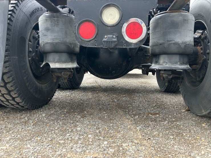 2013-freightliner-cascadia-image-88