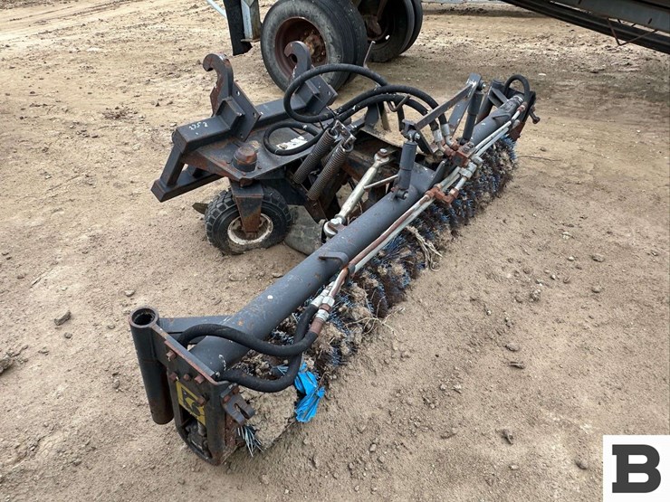 1997-holms-industrial-hydraulic-broom-image-2