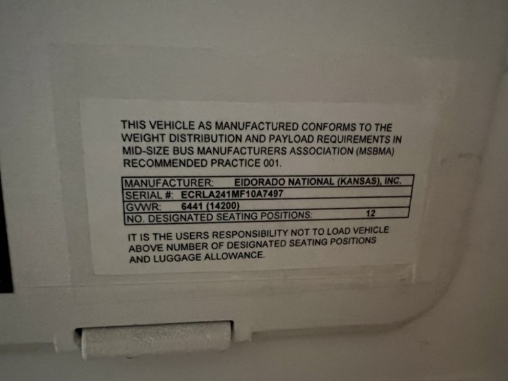 2015-chevrolet-express-paratransit-bus-image-26