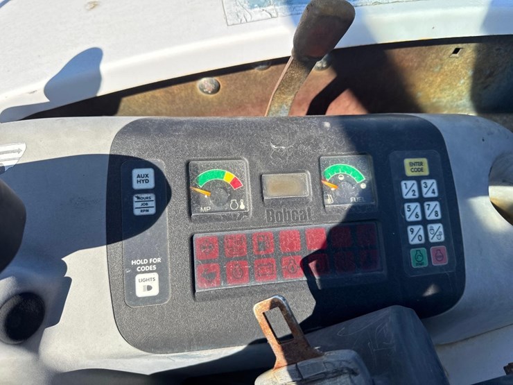 2004-bobcat-331g-image-28