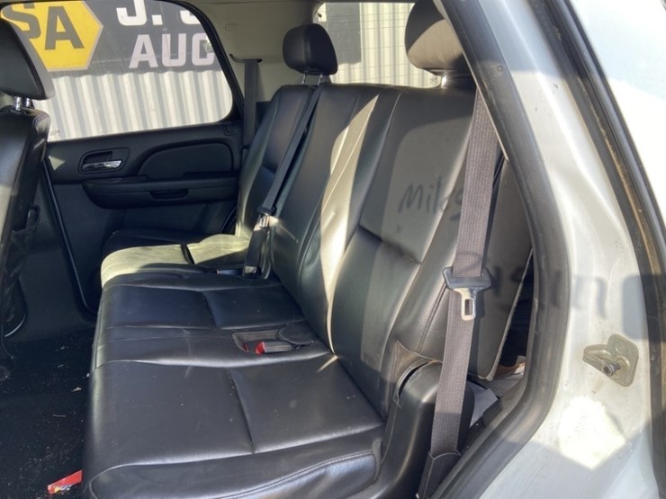 2009-chevrolet-tahoe-image-25